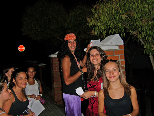 Piratas en el cementerio con el gusto